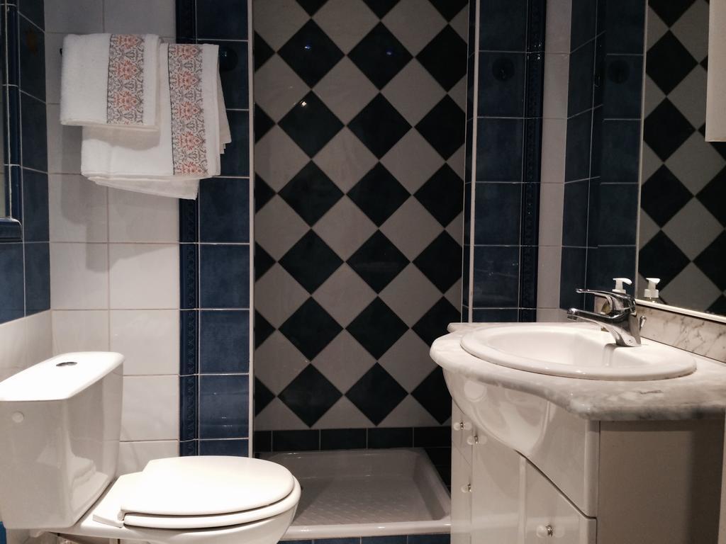 Nice Halevy Room photo